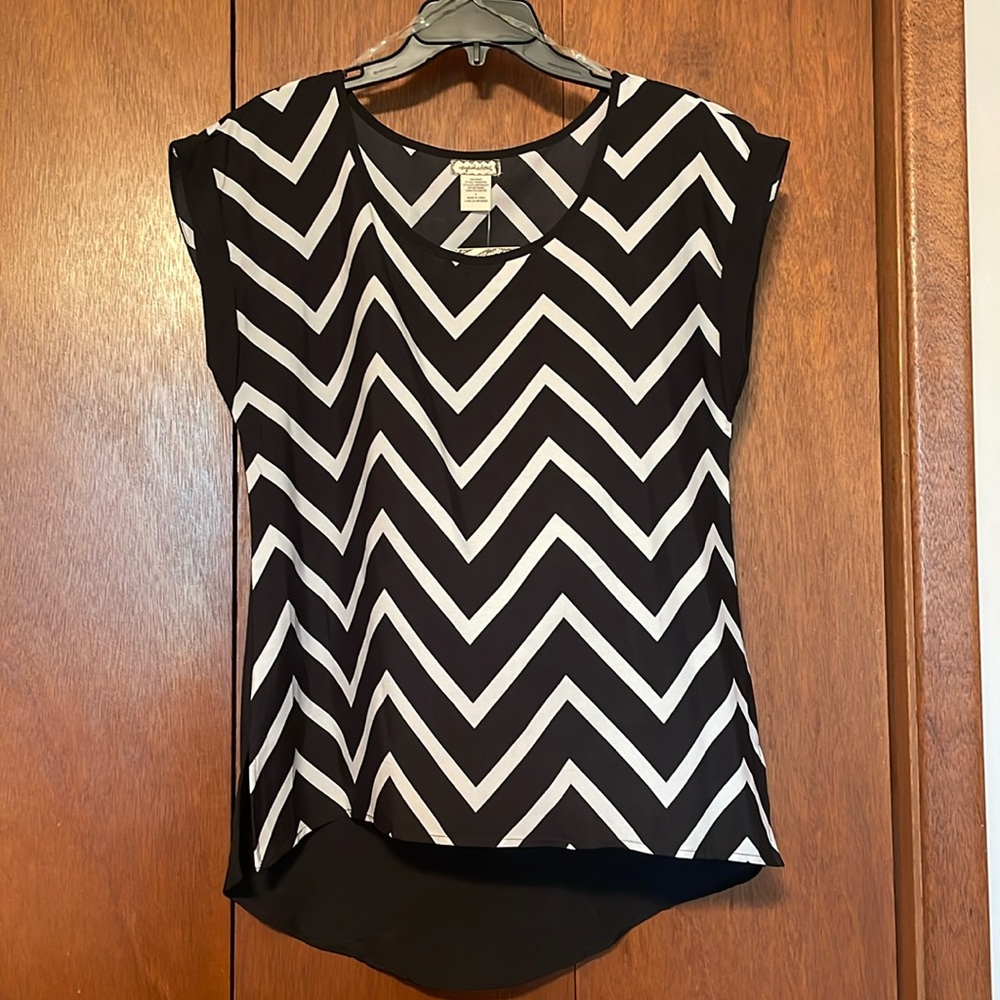 Sleeveless Chevron Top